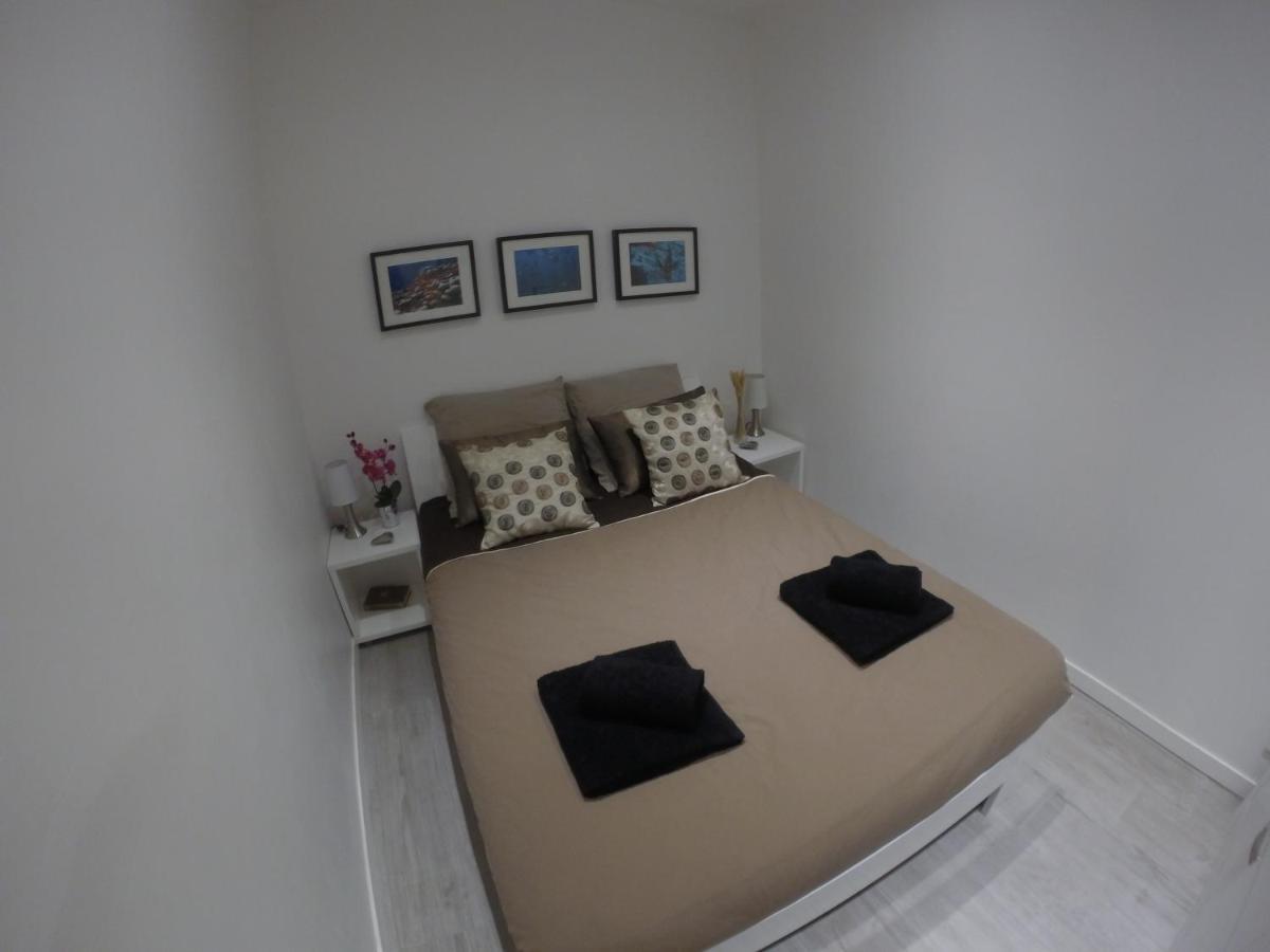 Apartment Sea Location *